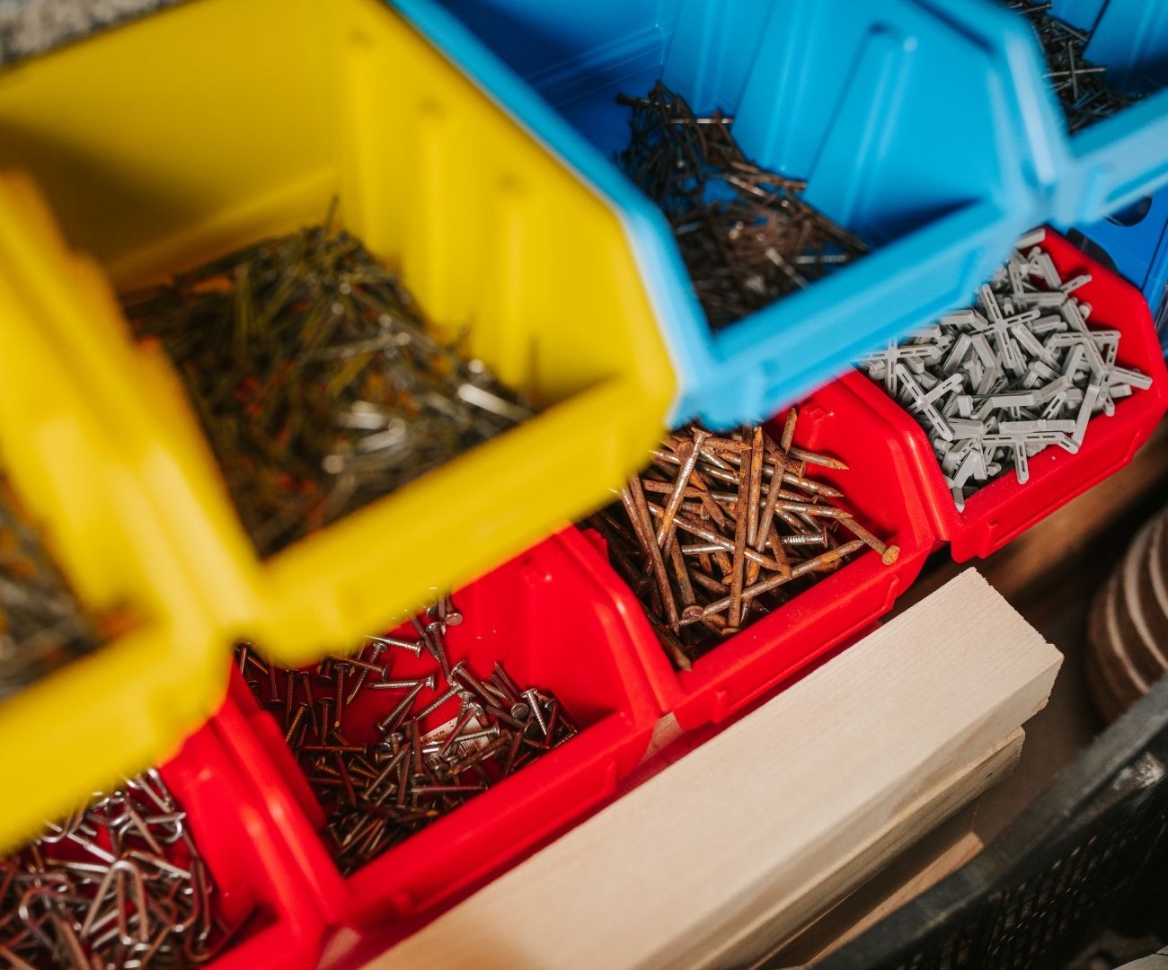 Comment optimiser le stockage de vos petites pièces et faciliter le picking en atelier ?